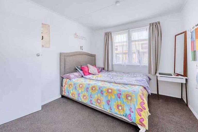 Photo of property in 43 Justine Street, Cannons Creek, Porirua, 5024