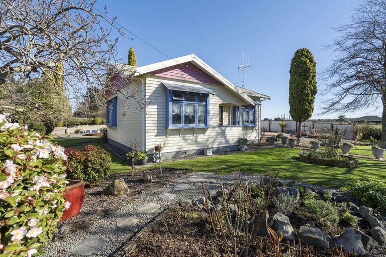 Photo of property in 10 Riverside Drive, Kelvin Grove, Palmerston North, 4470