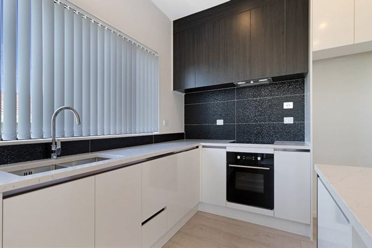 Photo of property in 3/3238 Great North Road, New Lynn, Auckland, 0600