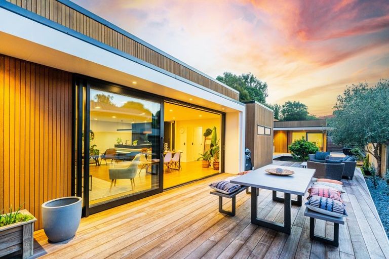 Photo of property in 76 Tennis Court Road, Raumati South, Paraparaumu, 5032