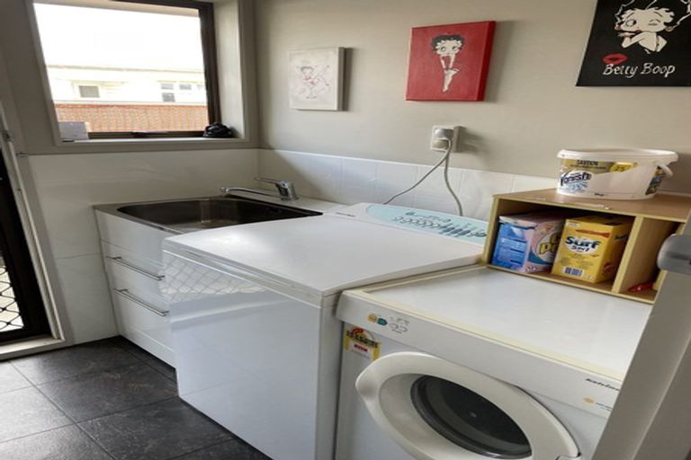 Photo of property in 166a Fitzherbert Avenue, West End, Palmerston North, 4410