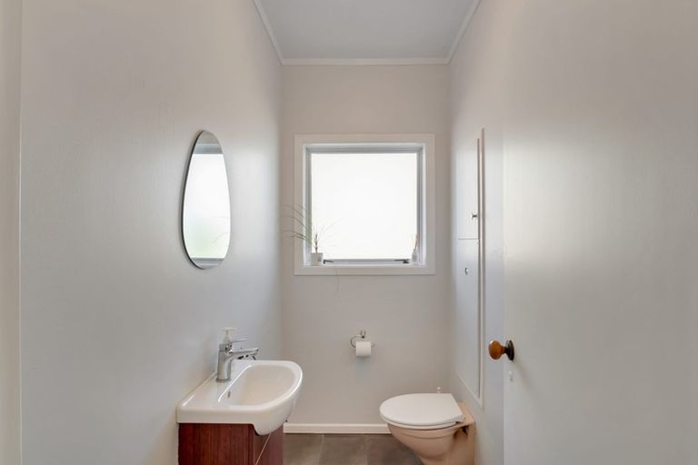 Photo of property in 16 Miro Street, Inglewood, 4330