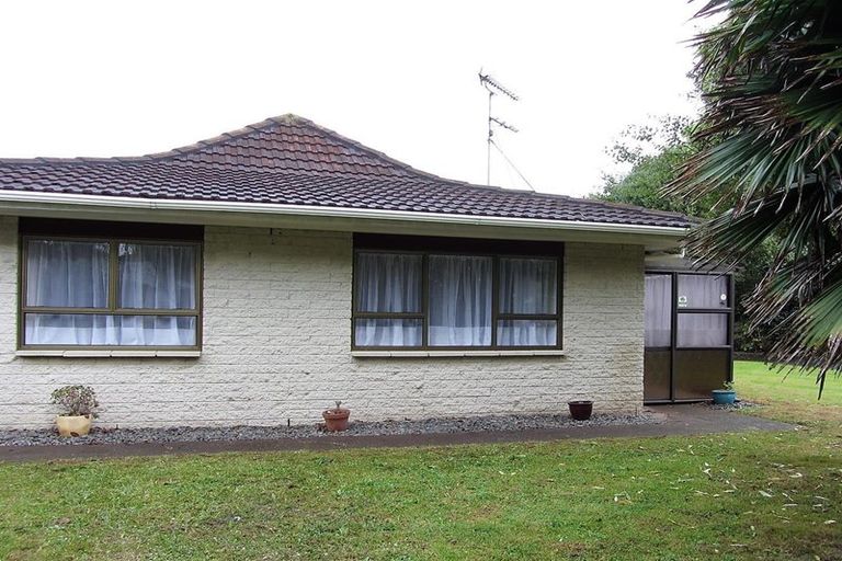 Photo of property in 1/20 Corolu Place, Conifer Grove, Takanini, 2112