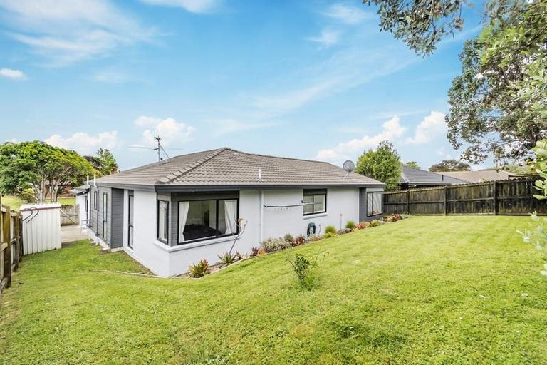 Photo of property in 62 Golfland Drive, Golflands, Auckland, 2013