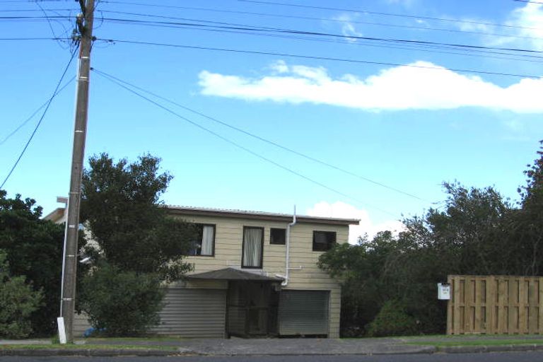 Photo of property in 2/59 Deep Creek Road, Waiake, Auckland, 0630