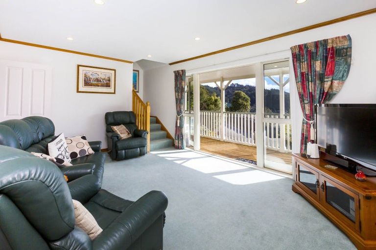 Photo of property in 6 Hobbit Lane, Pinehaven, Upper Hutt, 5371