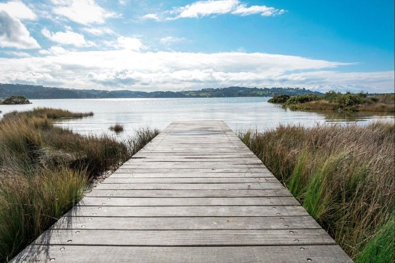 Photo of property in 2 Shearwater Lane, Point Wells, 0986