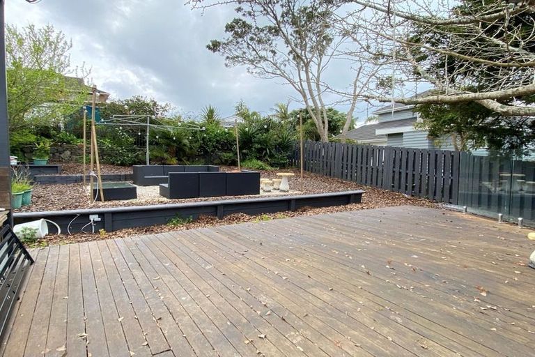 Photo of property in 12a Beach Road, Mellons Bay, Auckland, 2014
