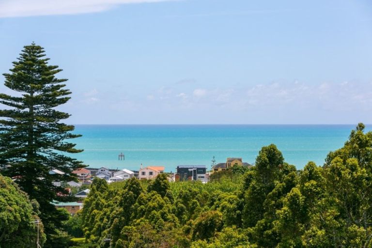 Photo of property in 403 Devon Street West, Lynmouth, New Plymouth, 4310