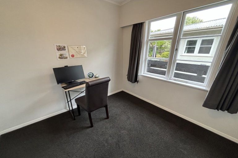 Photo of property in 36 Aberdeen Avenue, Takaro, Palmerston North, 4412