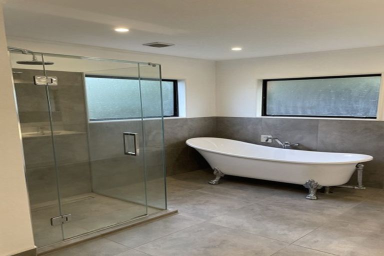 Photo of property in 2/13 Naviti Place, Browns Bay, Auckland, 0630