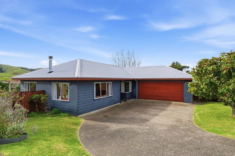 Photo of property in 19 Cabeleigh Drive, Helensville, 0800