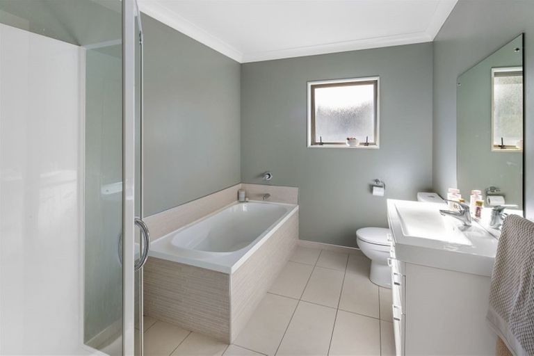 Photo of property in 14a Gifford Grove, Churton Park, Wellington, 6037