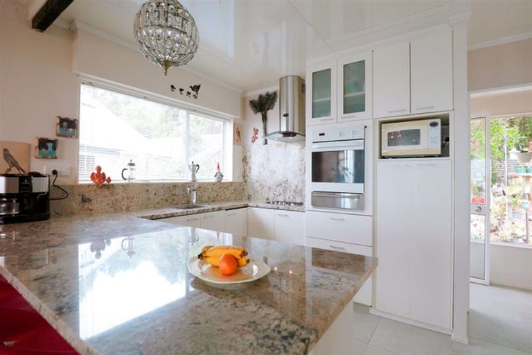 Photo of property in 220b Mount Pleasant Road, Mount Pleasant, Christchurch, 8081