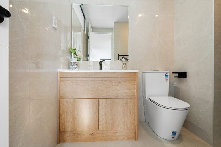 Photo of property in 8a Claridge Street, Glen Eden, Auckland, 0602