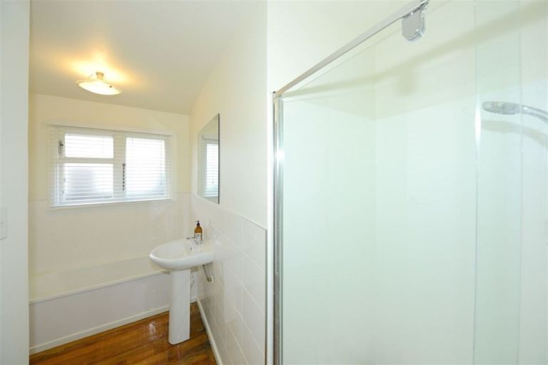 Photo of property in 338 Memorial Avenue, Burnside, Christchurch, 8053