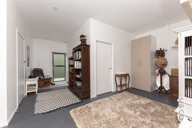 Photo of property in 231 Taiapa Road, Muriwai, Waimauku, 0881