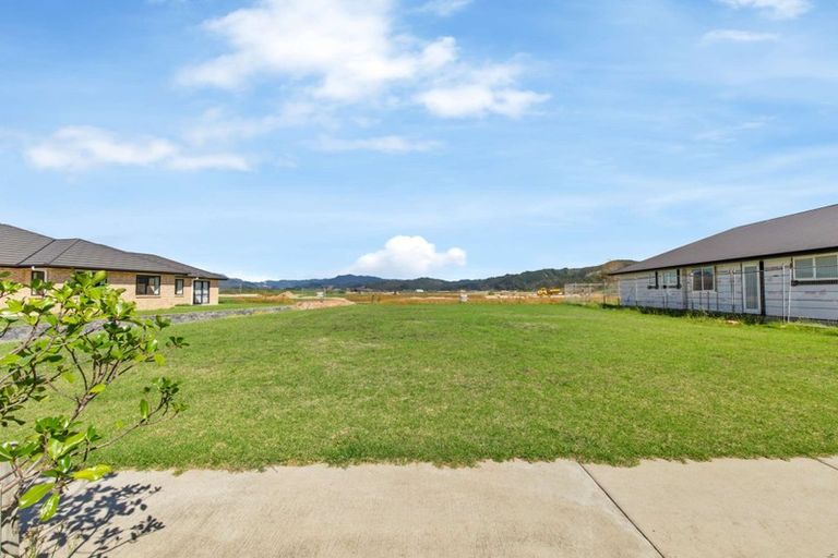 Photo of property in 121 Kupe Drive, Whitianga, 3510