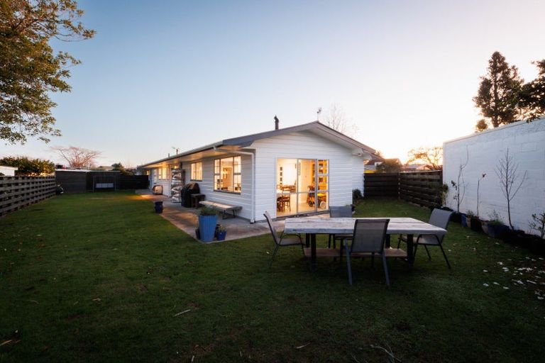 Photo of property in 17 Anaru Place, Awapuni, Palmerston North, 4412