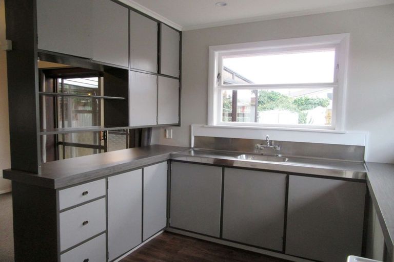 Photo of property in 11 Snell Grove, Clouston Park, Upper Hutt, 5018