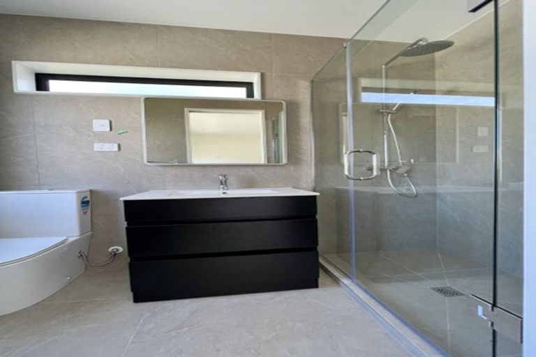 Photo of property in 2 Fiesta Drive, Half Moon Bay, Auckland, 2012