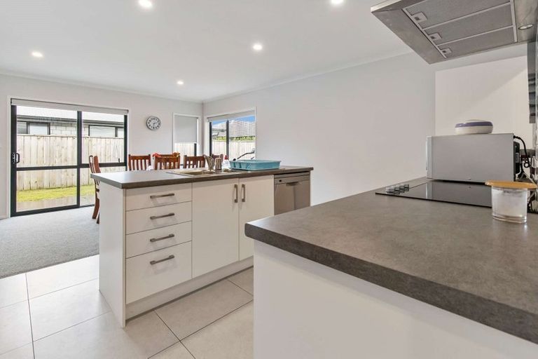 Photo of property in 6 Harding Drive, Papamoa Beach, Papamoa, 3118