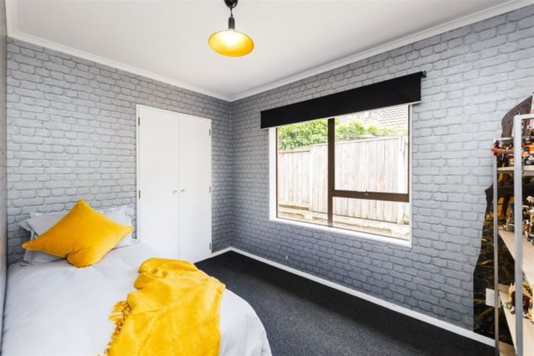 Photo of property in 77 Pacific Drive, Fitzherbert, Palmerston North, 4410