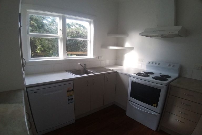 Photo of property in 5 Harland Street, Brooklyn, Wellington, 6021