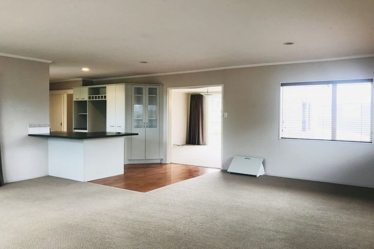 Photo of property in 37 Jaemont Avenue, Te Atatu South, Auckland, 0610