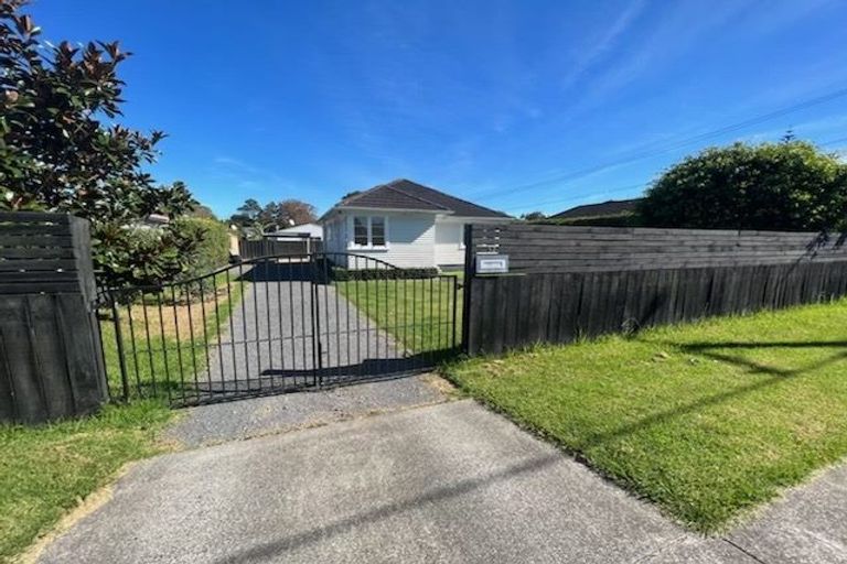 Photo of property in 1/52 Muir Avenue, Mangere Bridge, Auckland, 2022