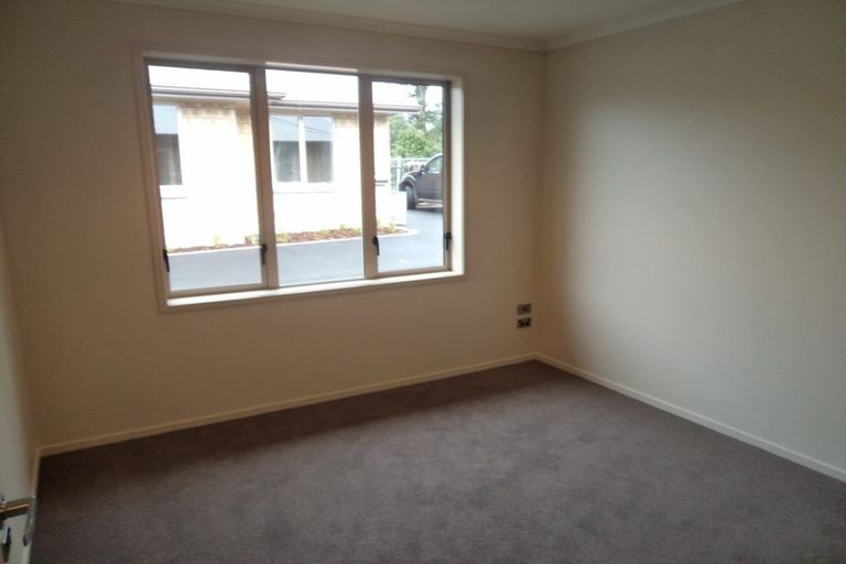 Photo of property in 2/114 Old Farm Road, Hamilton East, Hamilton, 3216