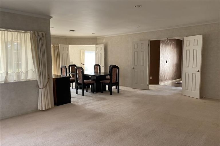 Photo of property in 14 Tolben Place, Golflands, Auckland, 2013