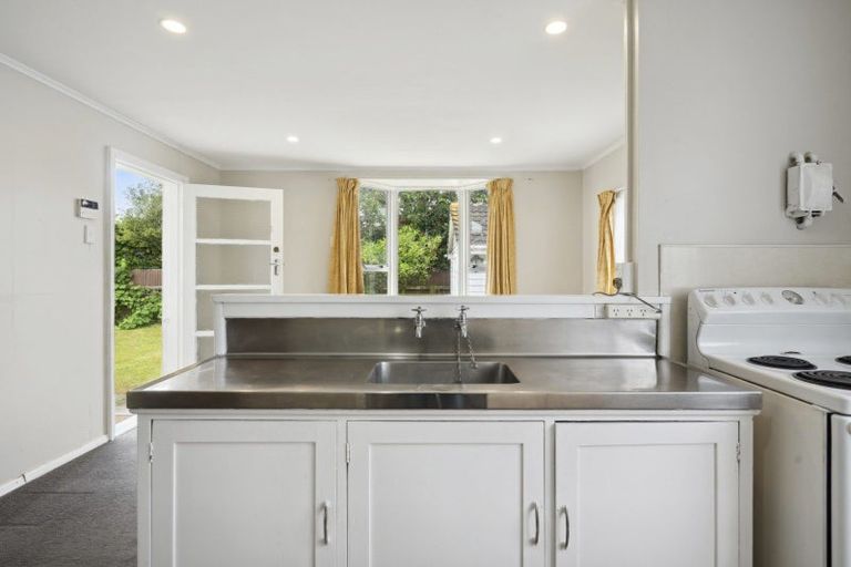 Photo of property in 28 Princes Street, Levin, 5510