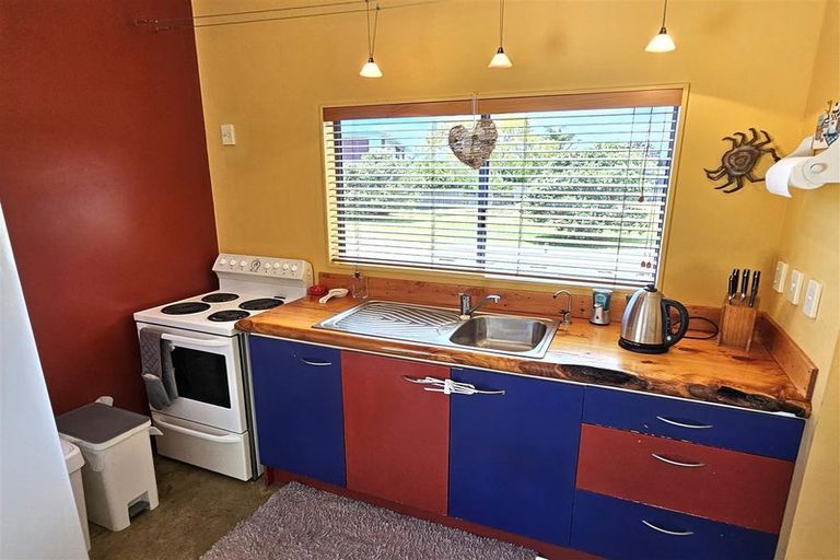 Photo of property in 135 Kowhai Avenue, Matarangi, Whitianga, 3592