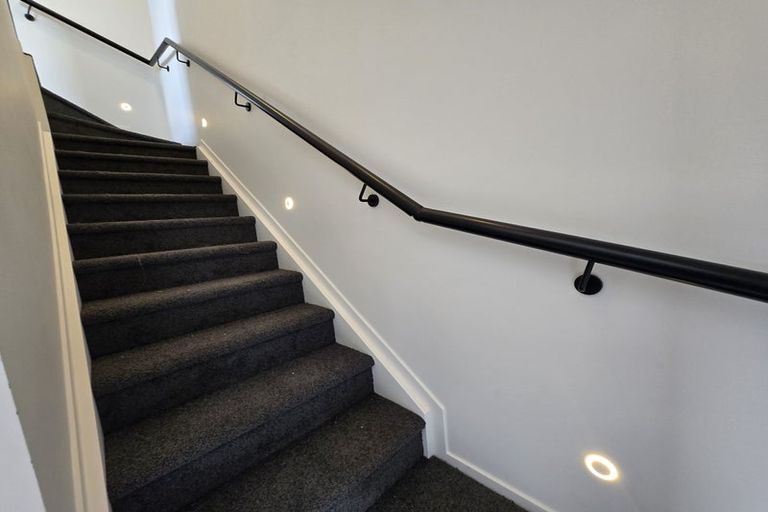 Photo of property in 7/13 Fairdale Place, Birkdale, Auckland, 0626