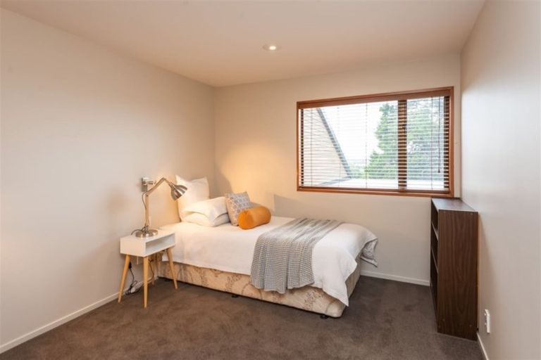 Photo of property in 10 Nehru Place, Cashmere, Christchurch, 8022