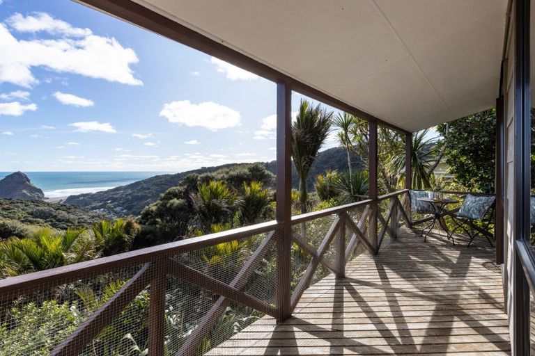 Photo of property in 22 Pendrell Road, Piha, New Lynn, 0772