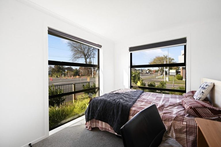 Photo of property in 1/2 Searancke Place, Fairfield, Hamilton, 3214