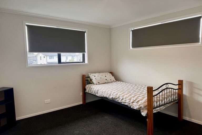 Photo of property in 17 Discovery Place, Marfell, New Plymouth, 4310