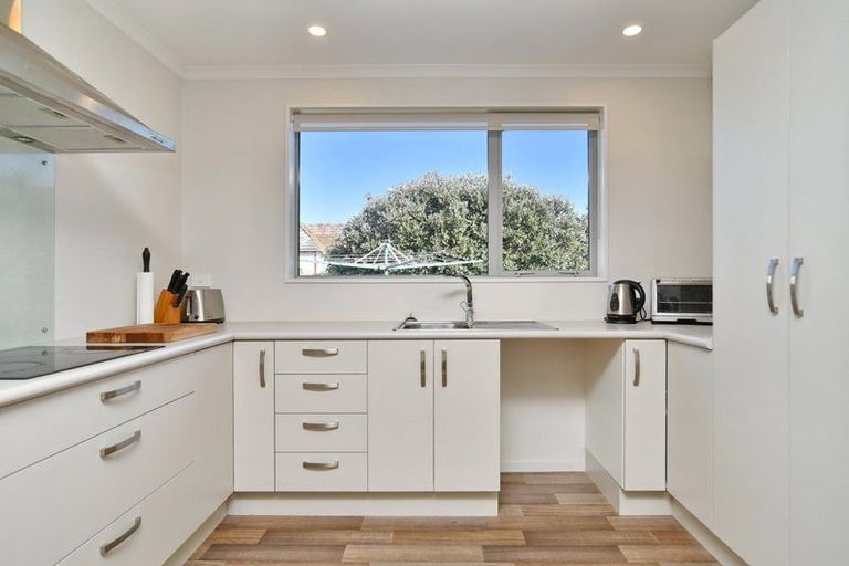 Photo of property in 2/62 Vivian Street, Burwood, Christchurch, 8083