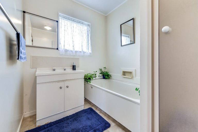 Photo of property in 28b Livingstone Avenue, Nawton, Hamilton, 3200