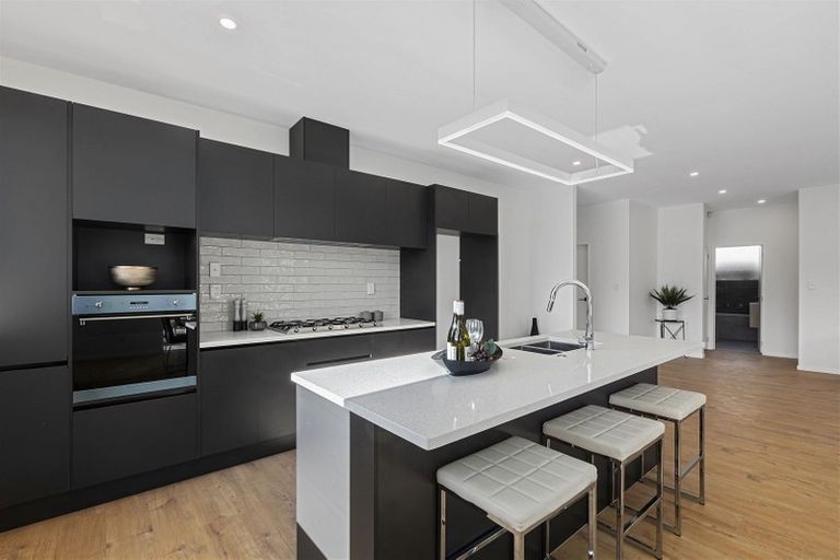 Photo of property in 5 Ropere Street, Kumeu, 0810