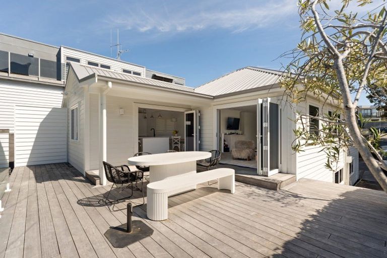 Photo of property in 71 Oceanview Road, Mount Maunganui, 3116