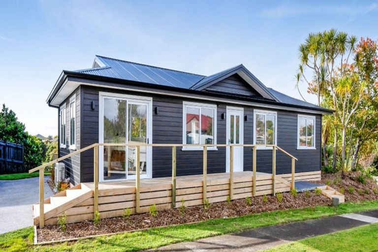 Photo of property in 20a Maple Crescent, Whalers Gate, New Plymouth, 4310