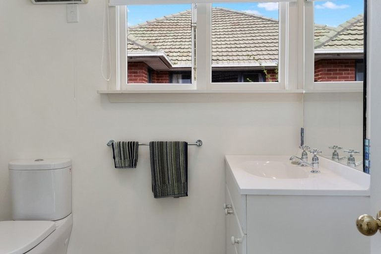 Photo of property in 9 Solway Avenue, Ilam, Christchurch, 8041