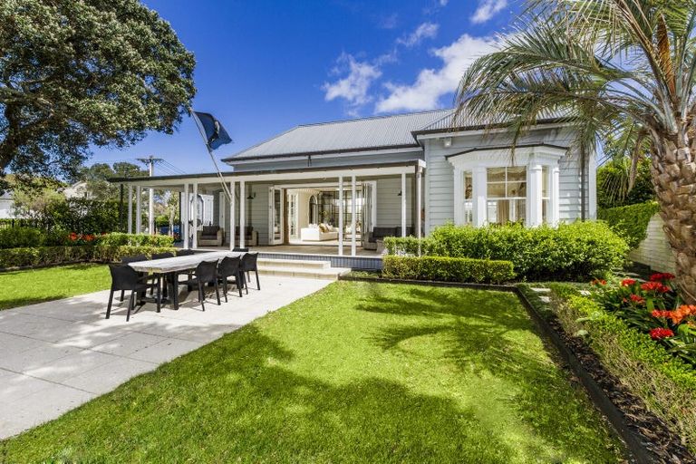 Photo of property in 33 Cheltenham Road, Devonport, Auckland, 0624