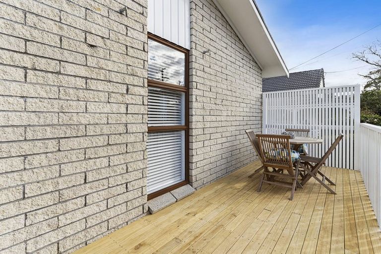 Photo of property in 1/3 Tirimoana Road, Te Atatu South, Auckland, 0602