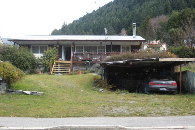 Photo of property in 32 Fryer Street, Queenstown, 9300