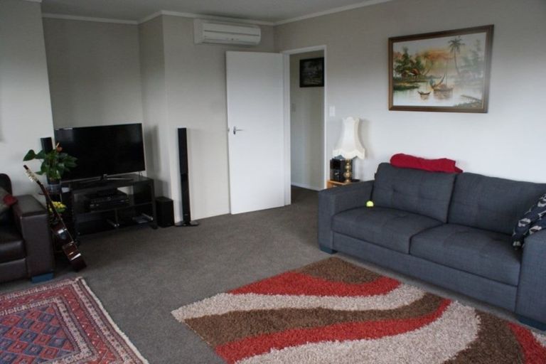 Photo of property in 35a Penryn Drive, Camborne, Porirua, 5026
