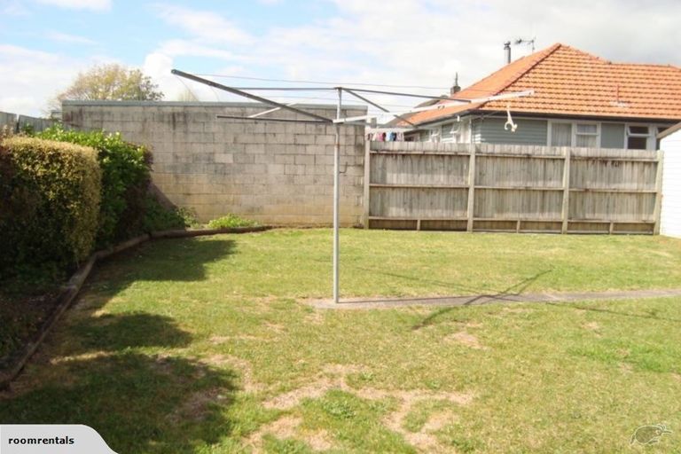 Photo of property in 25 Pollen Crescent, Melville, Hamilton, 3206